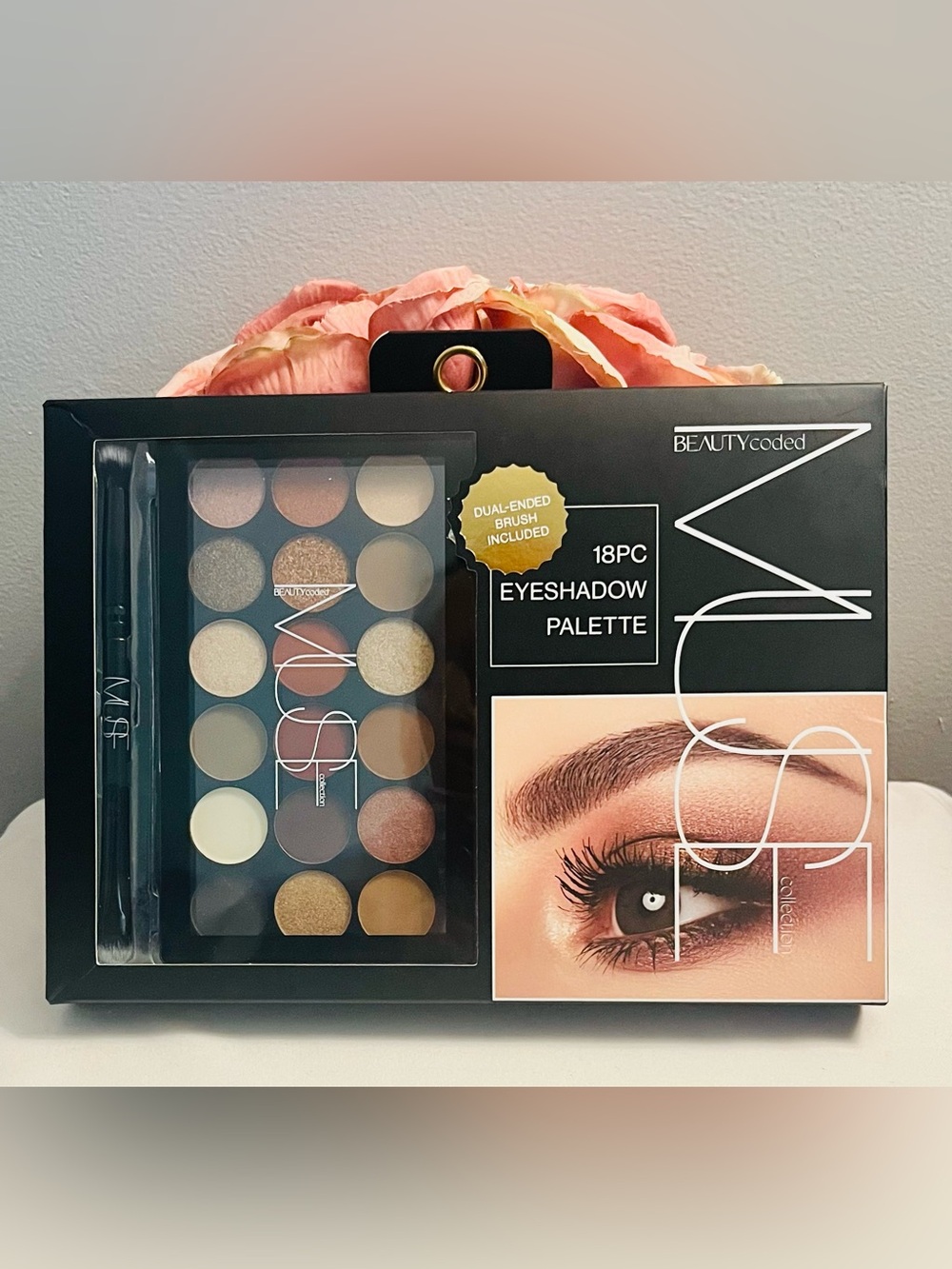 MUSE 6-Piece Beauty Bundle with eyeliner, nail kit, argan oil, gel nails & Gift - Picture 3 of 7